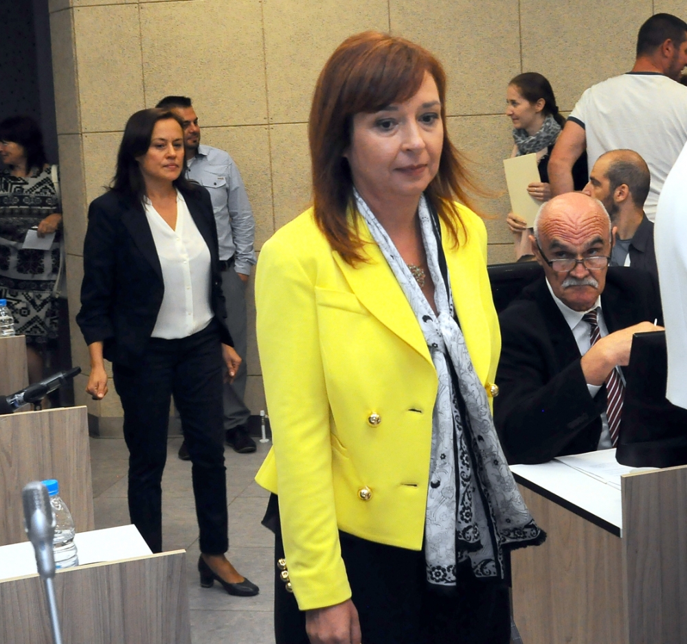 Зам.-министър Русинова: Майчинството от 410 дни трябва да остане