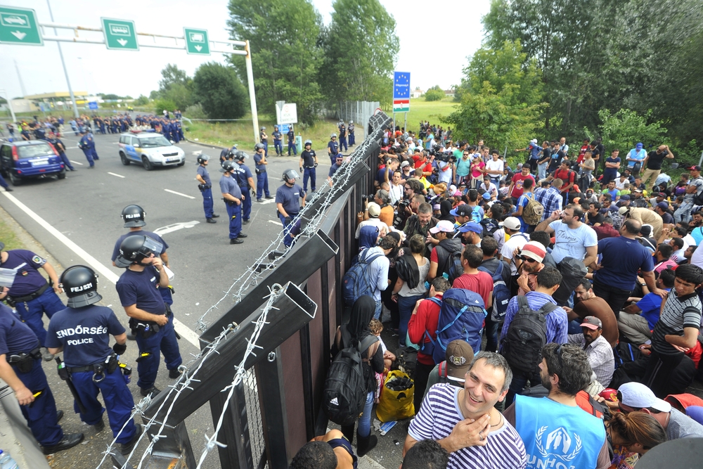 Унгария: Има зони във Великобритания, населени с мигранти, където полицията няма власт
