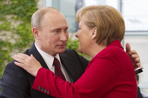 Путин и Меркел обсъдиха Украйна и Сирия в телефонен разговор