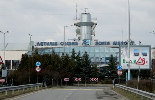 Паника на Летище София, евакуираха стотици пътници! 