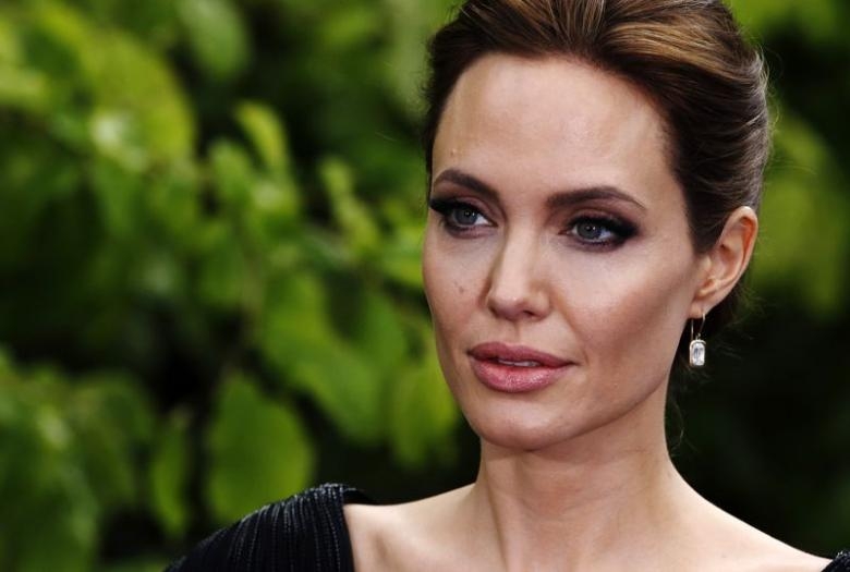 Анджелина Джоли разкри най-големите си тайни за съвършена визия 
