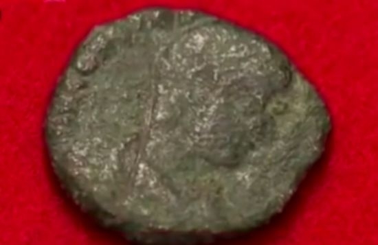 Древноримски монети, открити в японски замък, поставиха археолозите в "шах" (ВИДЕО)