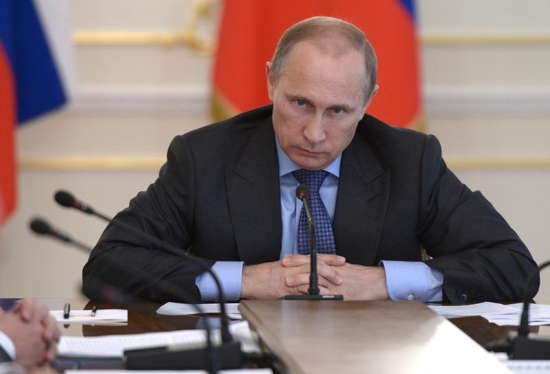 Песков разкри как Путин ще отбележи рождения си ден