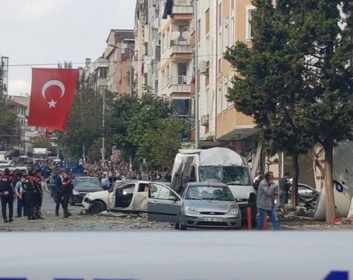 От последните минути: Експлозия до летище "Ататюрк" в Истанбул, има ранени (СНИМКИ)