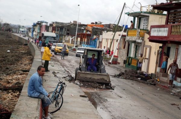 Ураганът Матю запокити Хаити в ада, уби стотици, унищожава наред (СНИМКИ/ВИДЕО)