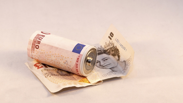 Какво се случи с британския паунд, след като стана по-евтин от еврото 