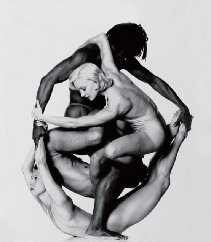 Изкуството в действие! 19 голи СНИМКИ на танцьори, излъчващи луда енергия (18+)
