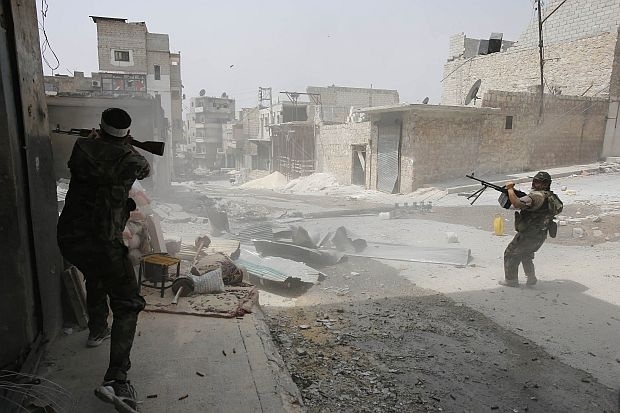 Правителствените сили в Сирия продължават офанзивата си срещу Алепо