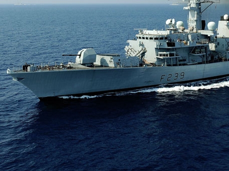 Тревога във Великобритания! Британските ВМС са приведени в повишена бойна готовност заради руската армада   