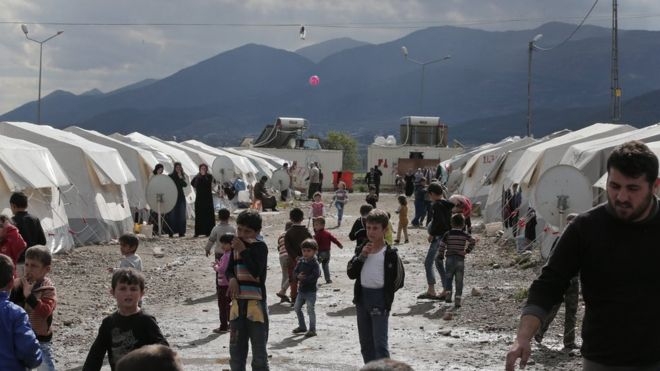 Самоубийствена атака в бежански лагер в Сирия