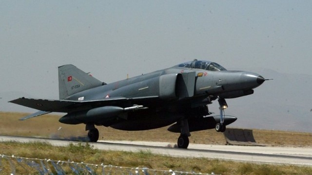 Сирия се закани да сваля турски самолети (ВИДЕО)
