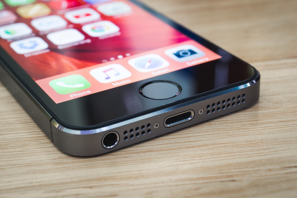 Apple разкри дали зарядните, които купуваме онлайн са оригинални