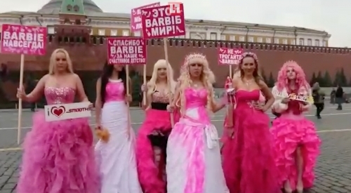 Живи Барбита протестираха в Москва (ВИДЕО) 
