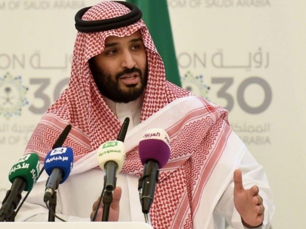 Саудитски принц купи яхтата на руски олигарх и го изхвърли като парцал от нея