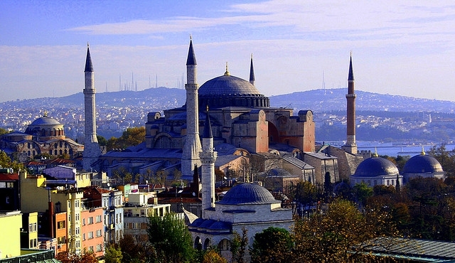 „Света София“ в Истанбул се сдобива с имам