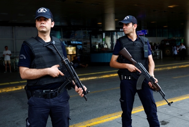 Атентат в Турция! Полицай стана на парчета