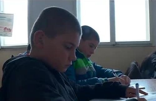 Будителите на съвременна България палят искрата на учението в мизерни условия (ВИДЕО) 