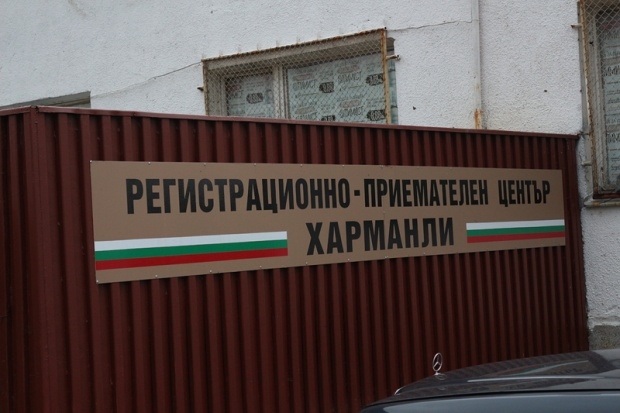Мигранти превърнаха в сметище български град (ВИДЕО)
