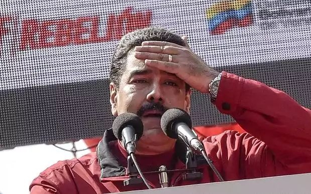 Преврат във Венецуела? Поискаха главата на президента Мадуро