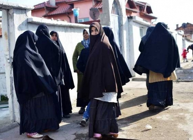 Мюфтийството: Само 20 жени в България носят бурки