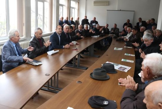 Ген. Румен Радев: Ще работя за сигурност и духовност, каквито възпитават българските въоръжени сили