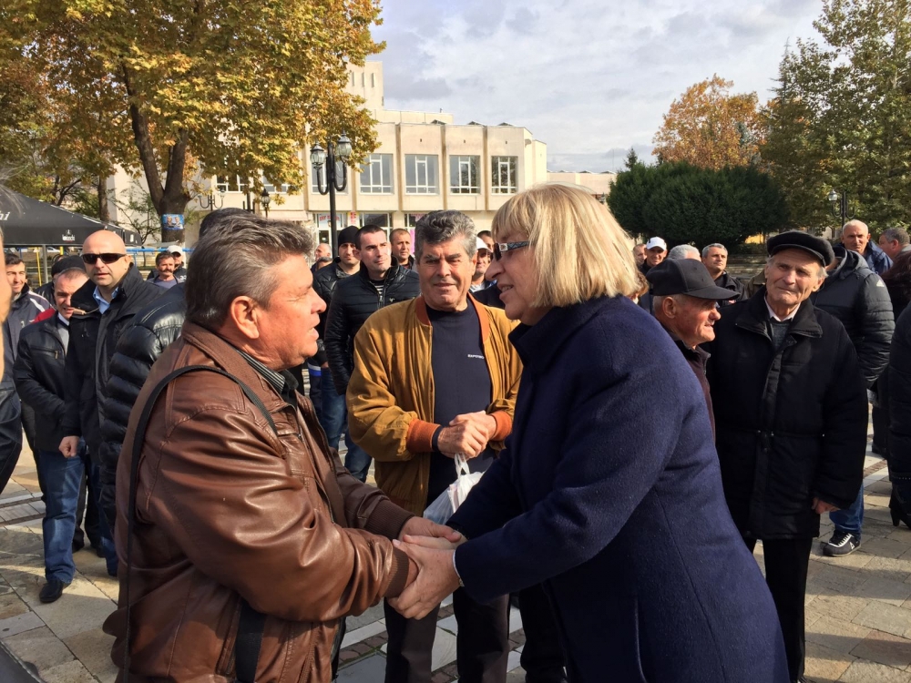 Цецка Цачева в Момчилград: Никога не съм делила хората, защото вярвам, че силата е в съединението