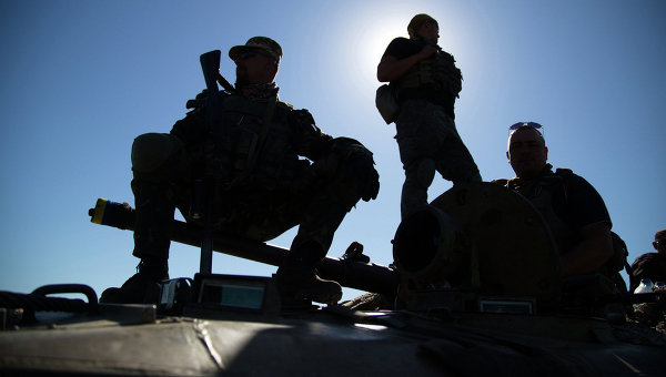 Украински войник дезертира с картечницата си в Донбас