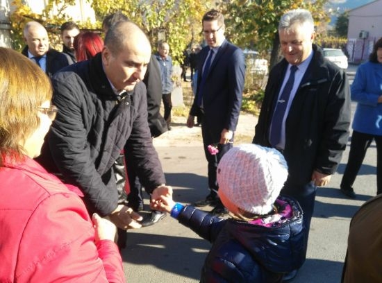 Пламен Манушев, Цветан Цветанов, Андрей Новаков и депутати от ГЕРБ се срещнаха с десетки жители на Симитли