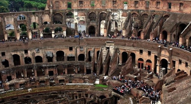 Шок! Символът на Рим се напука след земетресенията