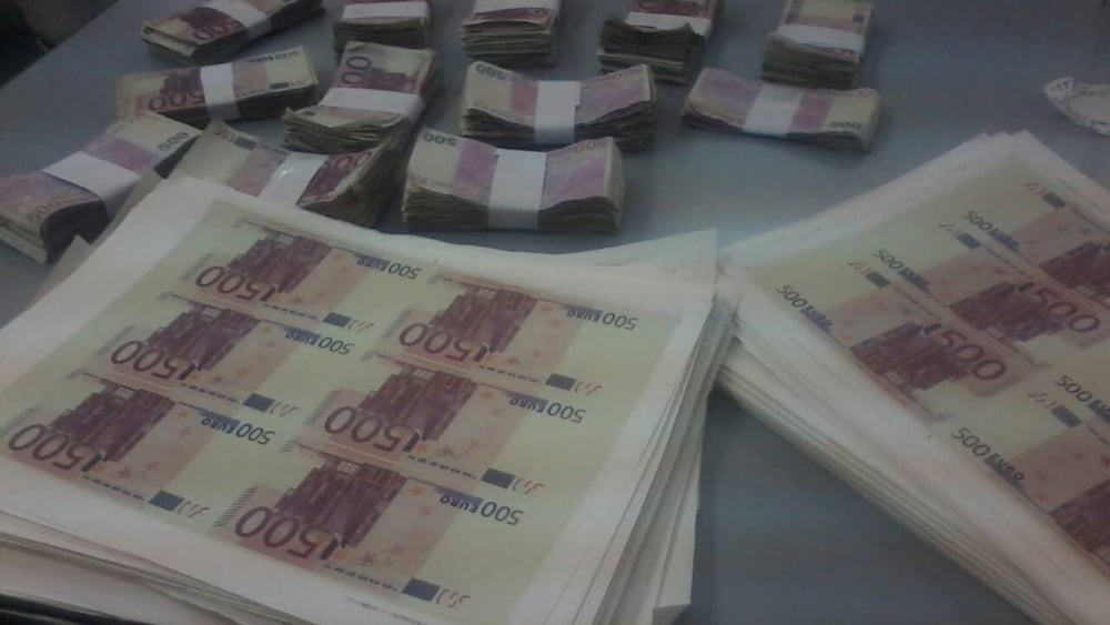Вижте липсващите елементи от милионите фалшиви евро, „уловени” край Пловдив (СНИМКИ)