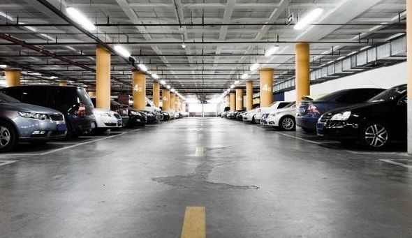 Бум на кражбите от коли по паркингите на моловете 