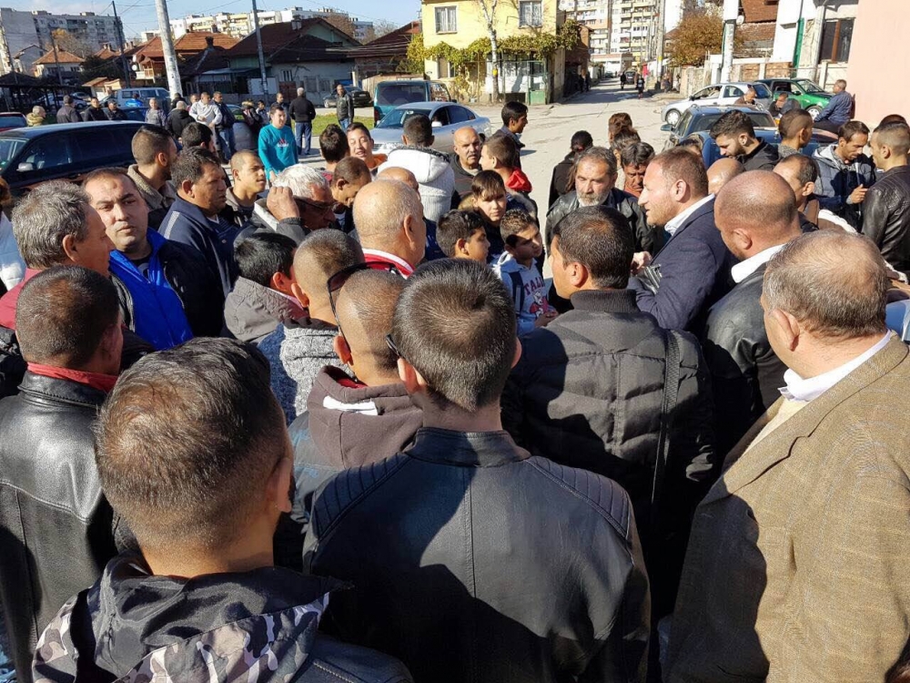 Лидерът на ДРОМ осъди стрелбата по Весо Дебелия! В Ботевград действа "фабриката за убийства на роми"
