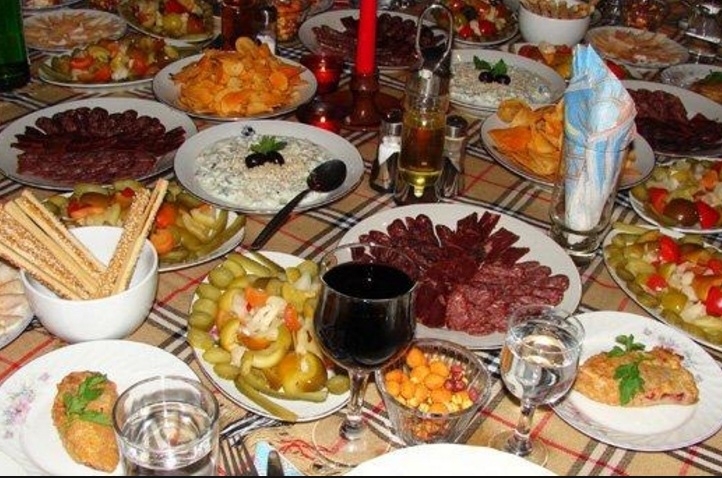 Само в БЛИЦ: В ресторант "България" се вият опашки за Генералска пържола и Гозбата на мама, разликата е 4,2%