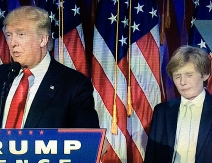 10-годишният син на Тръмп едва не заспа на речта на баща си (ВИДЕО)
