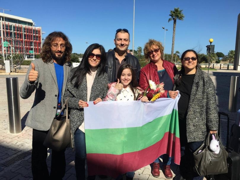 Кандидатката ни за Евровизия замина за Малта 