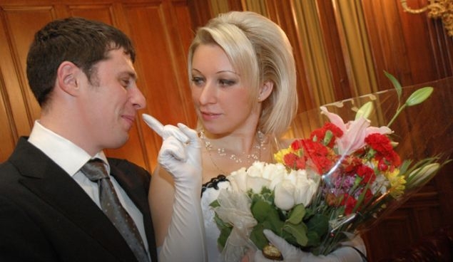 Изтекоха нови пикантни подробности около сватбата на Мария Захарова в минижуп (СНИМКИ)