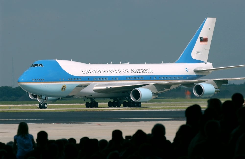 Самолетът на Тръмп срещу Air Force One - кой е по-внушителен (СНИМКИ)