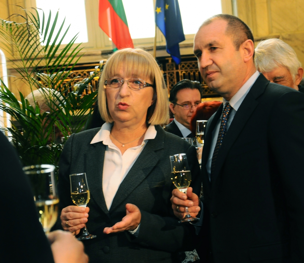Цифрите говорят: Радев изгуби 500 хиляди българи за 5 години
