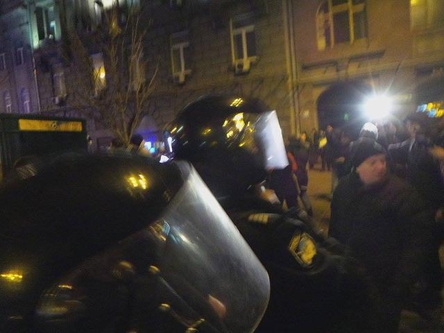 Напрежението ескалира! Нови сблъсъци на Майдана (СНИМКИ/ВИДЕО)