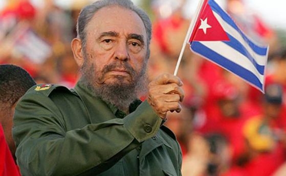 Само в БЛИЦ! Смъртта на Кастро разбуни българите във Фейсбук - от "Осанна" до "Разпни го"