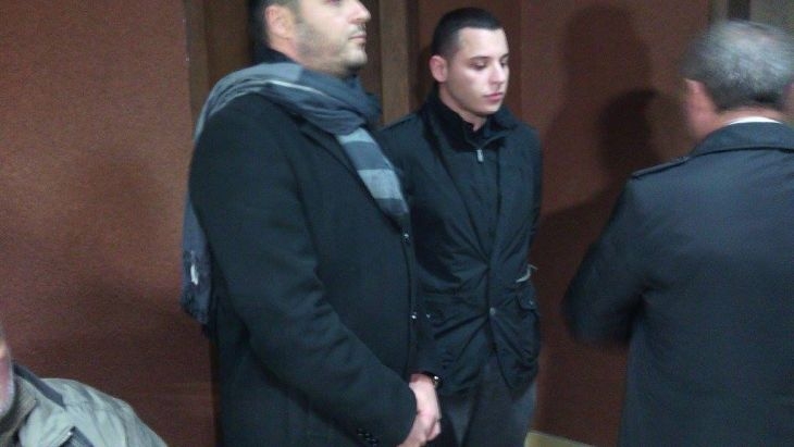 Овации и сълзи в съда в Пловдив! Тройният убиец Любомир Трайков влиза в ареста! (СНИМКИ)