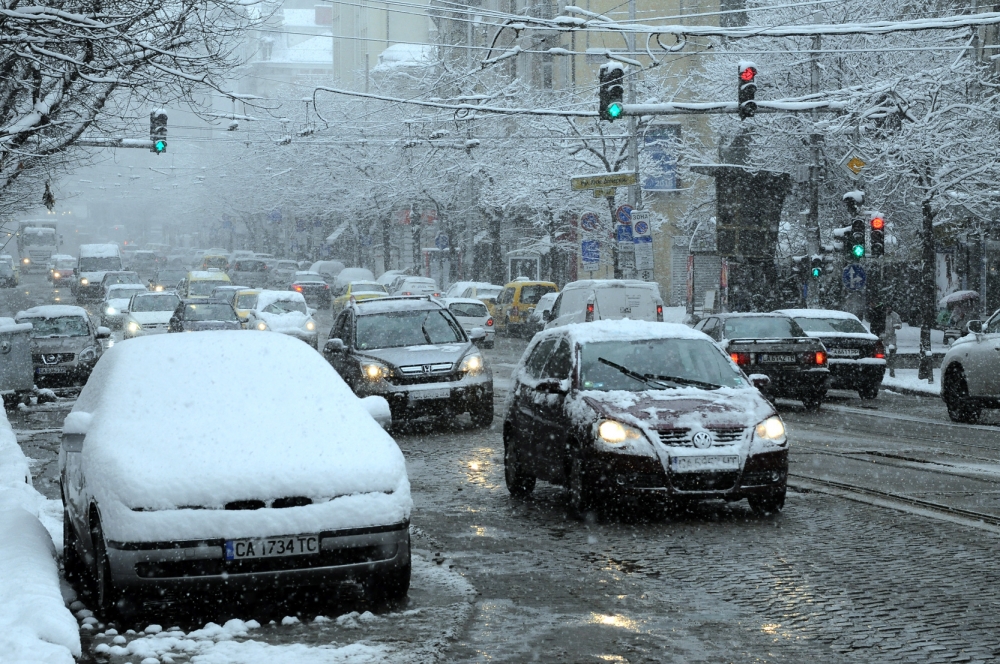 Експерти от КАТ обясниха какво трябва да направите в тежките зимни условия, ако пътувате!