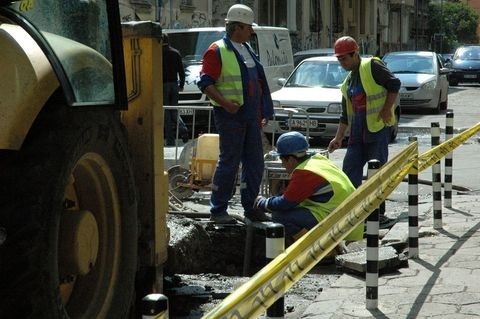 На 3 места спират водата в София днес