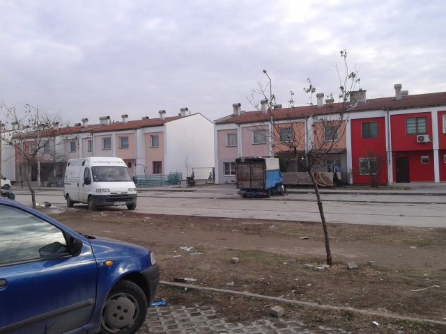 Внимание! Хитри ромчета обират разсеяни шофьори в Пловдив (СНИМКИ)