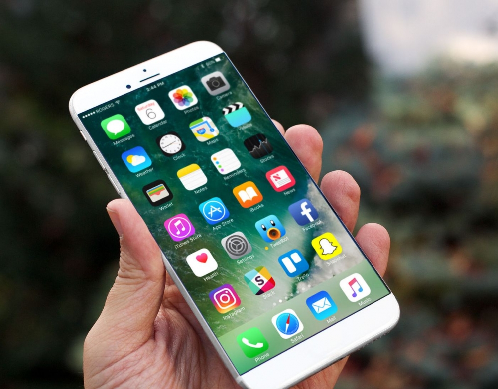 Apple ще променя цените на iPhone с пускането на „осмицата“? 