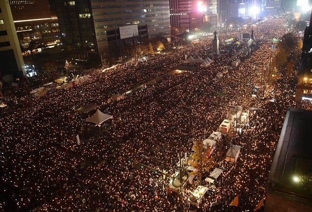 Южнокорейците призоваха Пак Хън Ке да се оттегли след предложението за импийчмънт