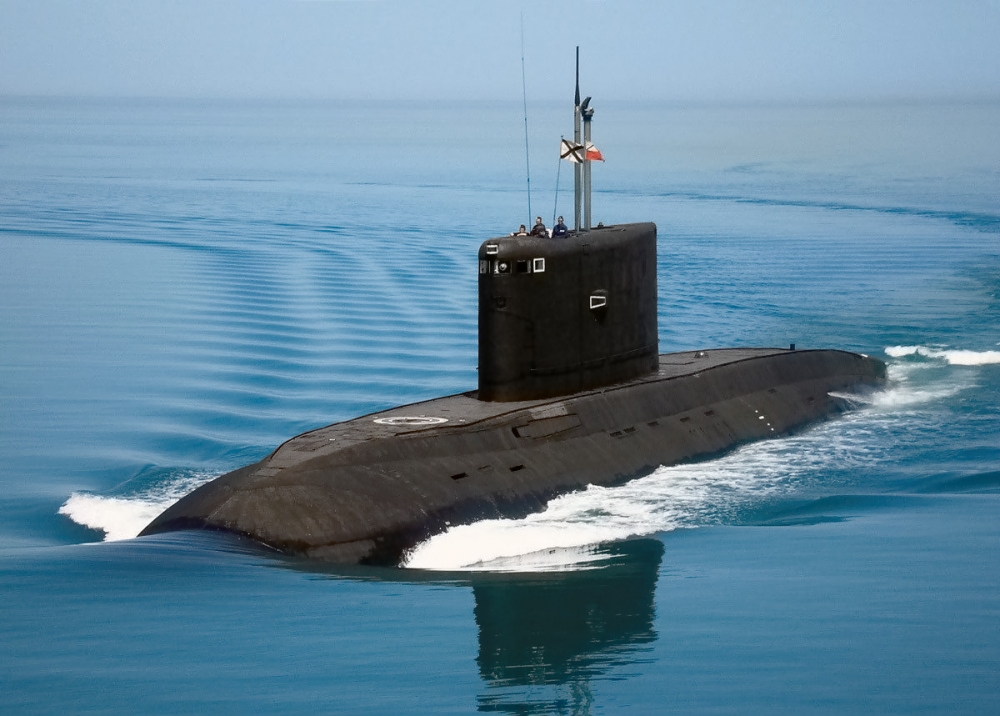 Френски адмирал алармира за руските подводници в Бискайския залив