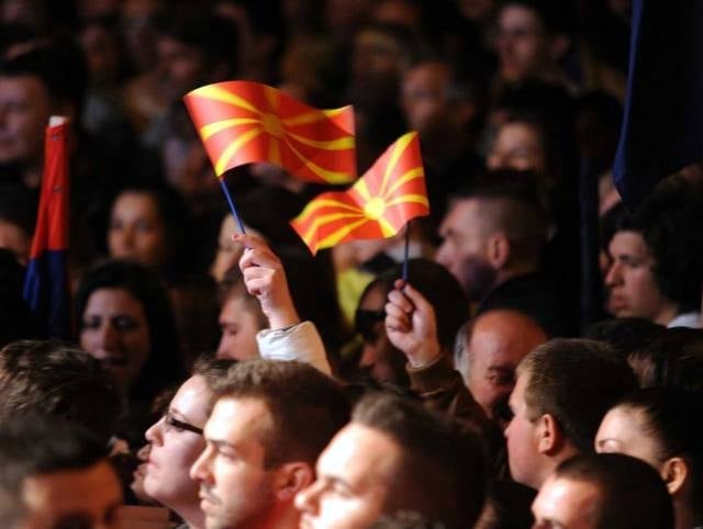 Вижте първите прогнозни резултати от предсрочния парламентарен вот в Македония