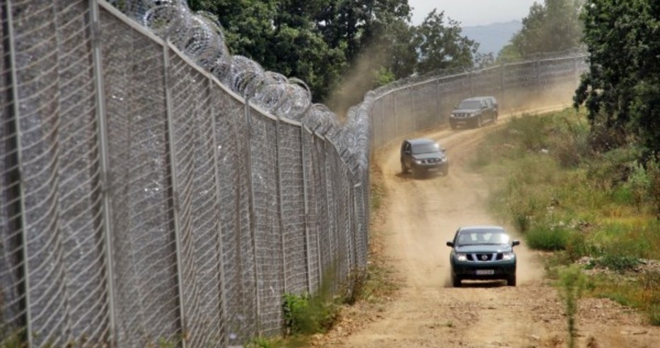 Австрия изпраща свои полицаи да спират бежанците по сръбско-българската граница