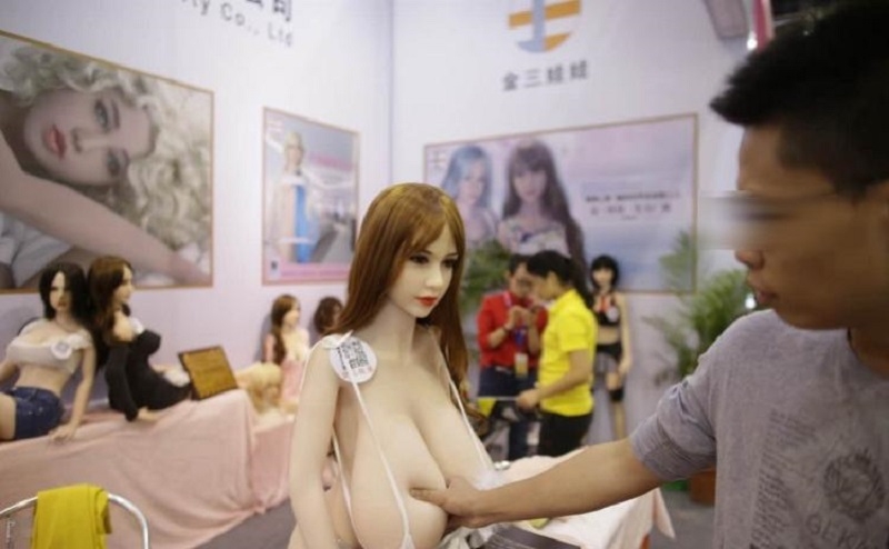 Панаир на насладата: 13-е най-предизвикателни СНИМКИ от най-големия секс фестивал в Китай (18+)